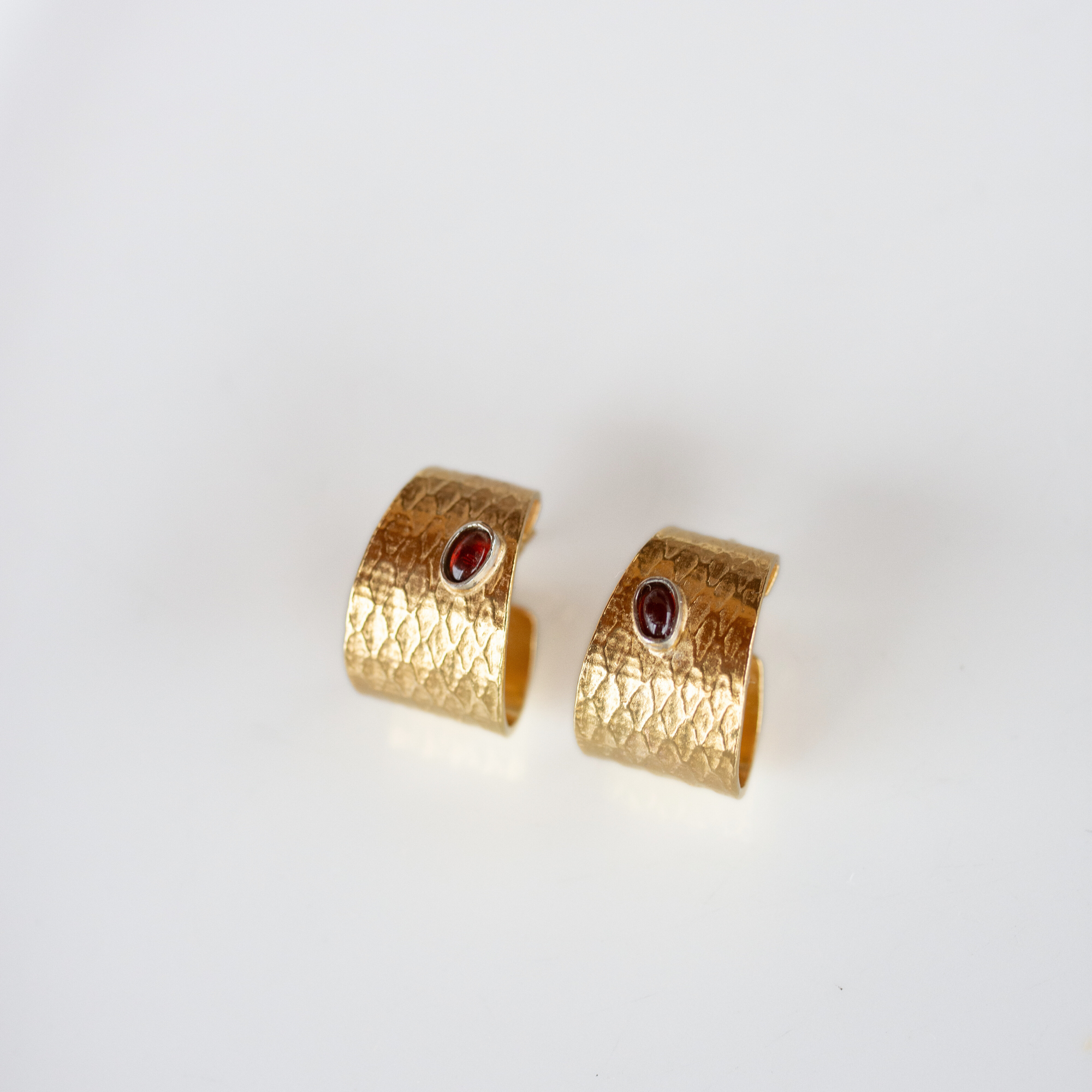 reptile-earrings-vermeil-natural-stones-front.png