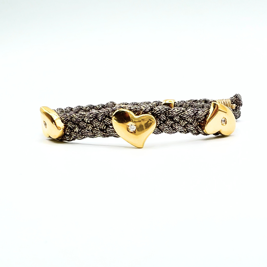 LES AMOURS metallic bracelet ♥ : Metallic ribbon with vermeil hearts.