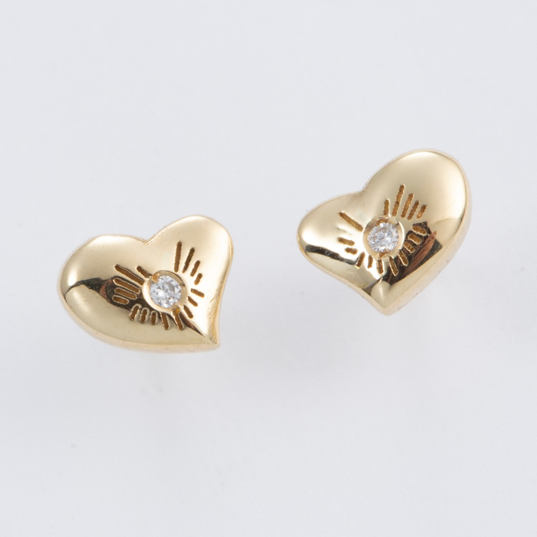 bright heart earrings in vermeil, sterling silver plated in 18k yellow gold with ethical diamonds, front view. Carlota Guardia Jewelry