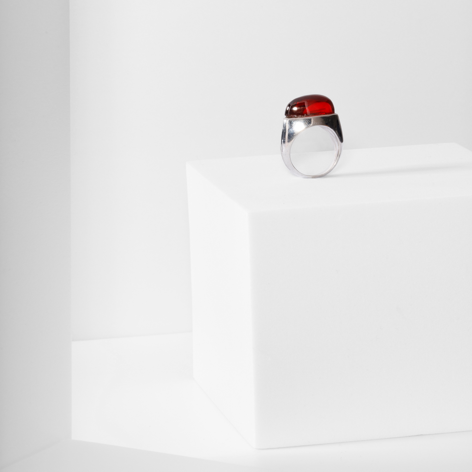 Core Ring in recycled sterling silver with natural stone, Carlota Guardia Jewelry, side view.