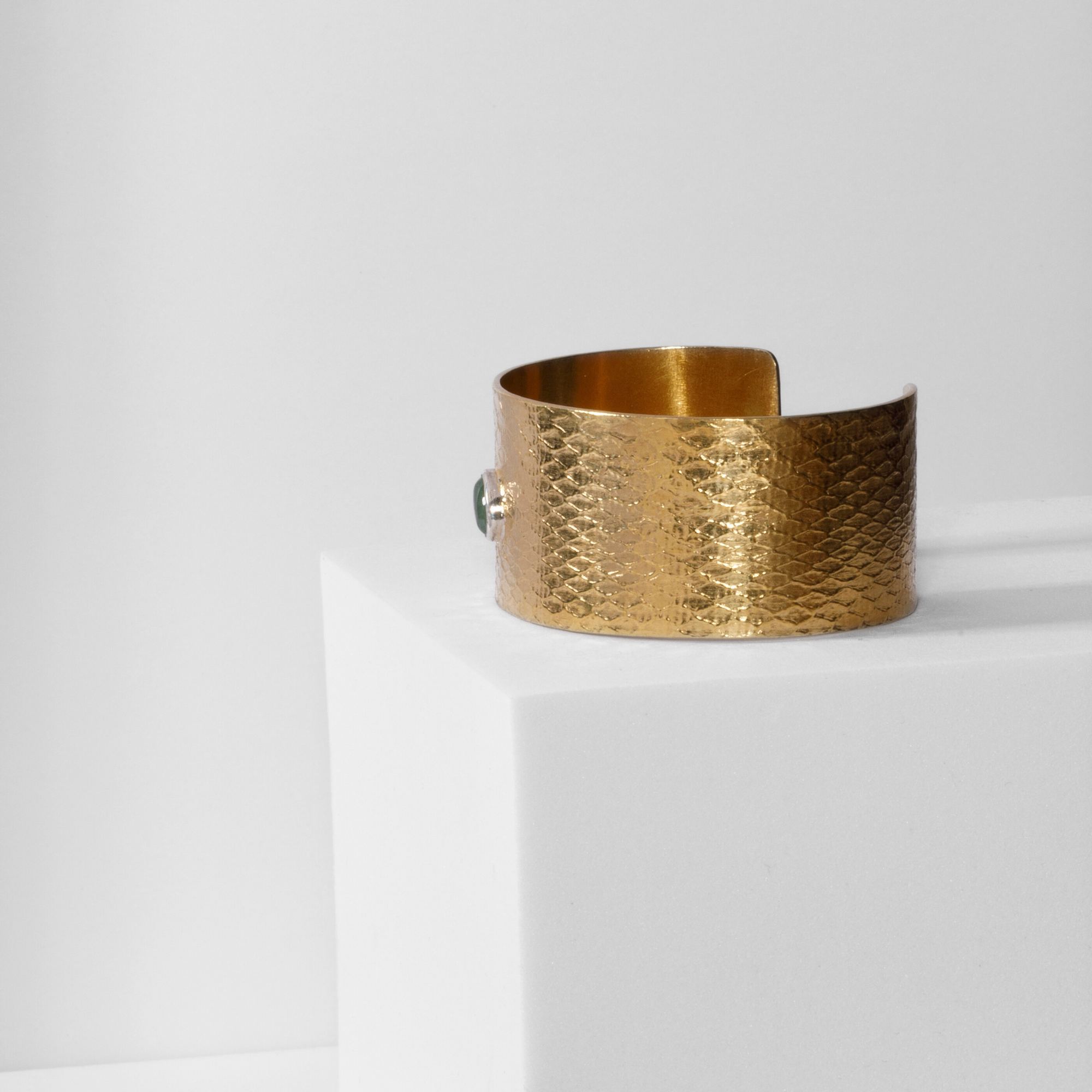 REPTILIA MEDIUM CUFF · VERMEIL AND NATURAL GEMSTONES