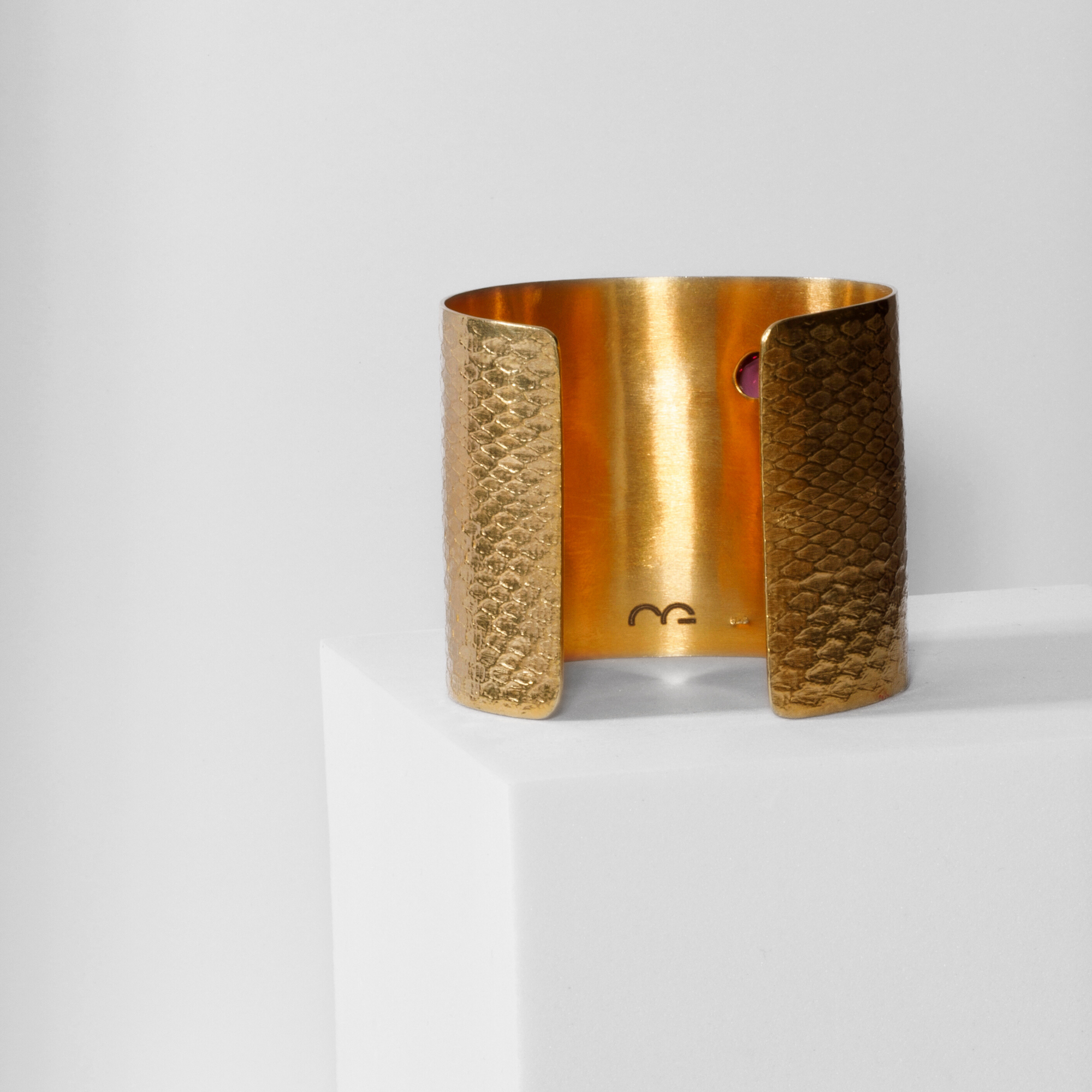 REPTILIA MAXIMA CUFF · VERMEIL AND NATURAL GEMSTONES
