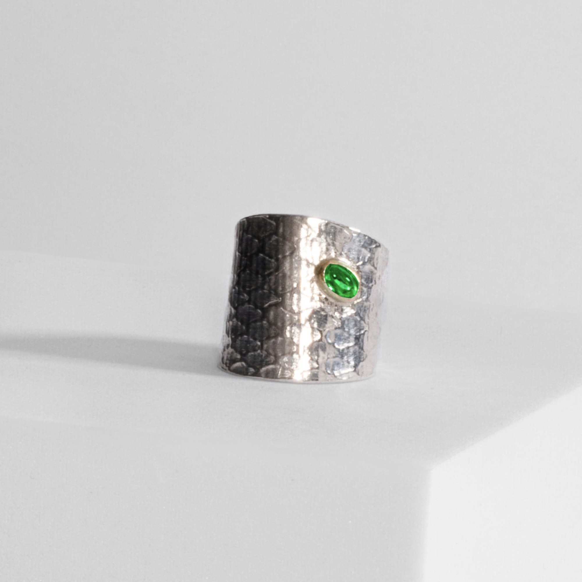 REPTILIA RING · SILVER AND NATURAL STONES