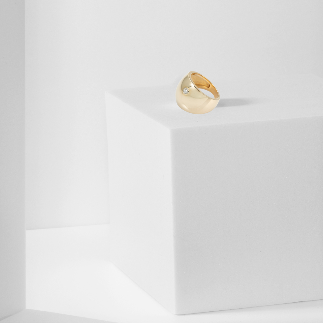 Bubble spark ring in gold with diamond, Carlota Guardia Jewelry, side view