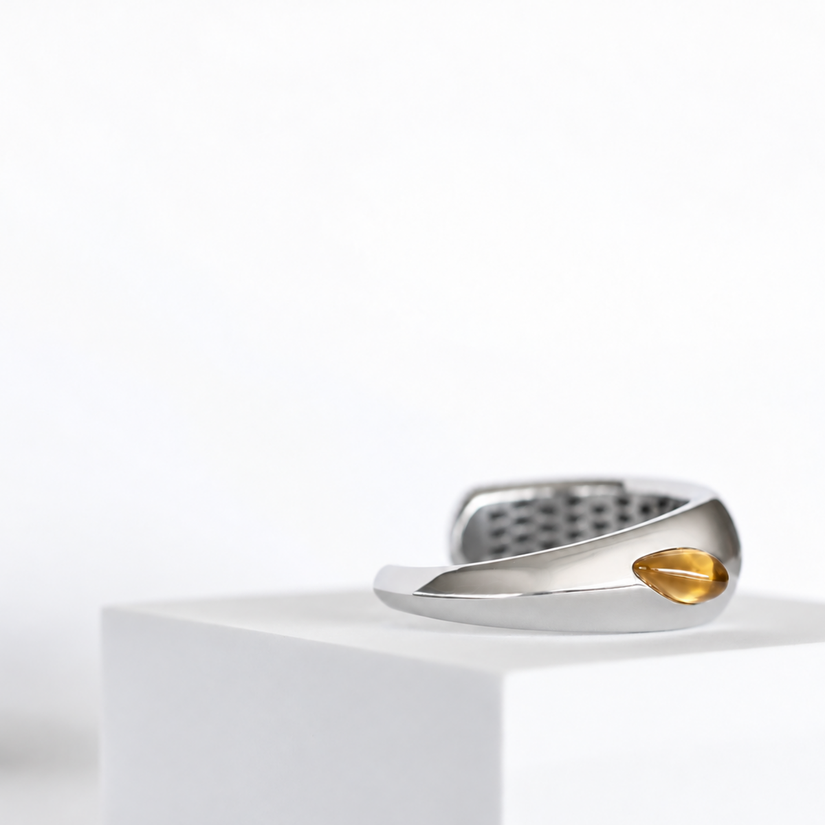 CHROMA CUFF