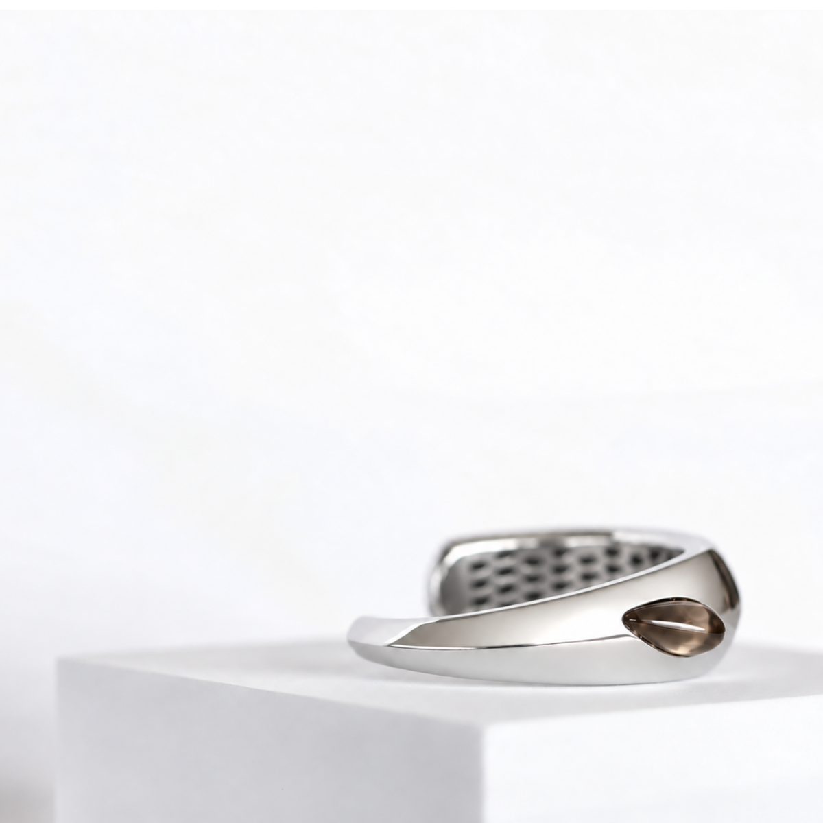 CHROMA CUFF