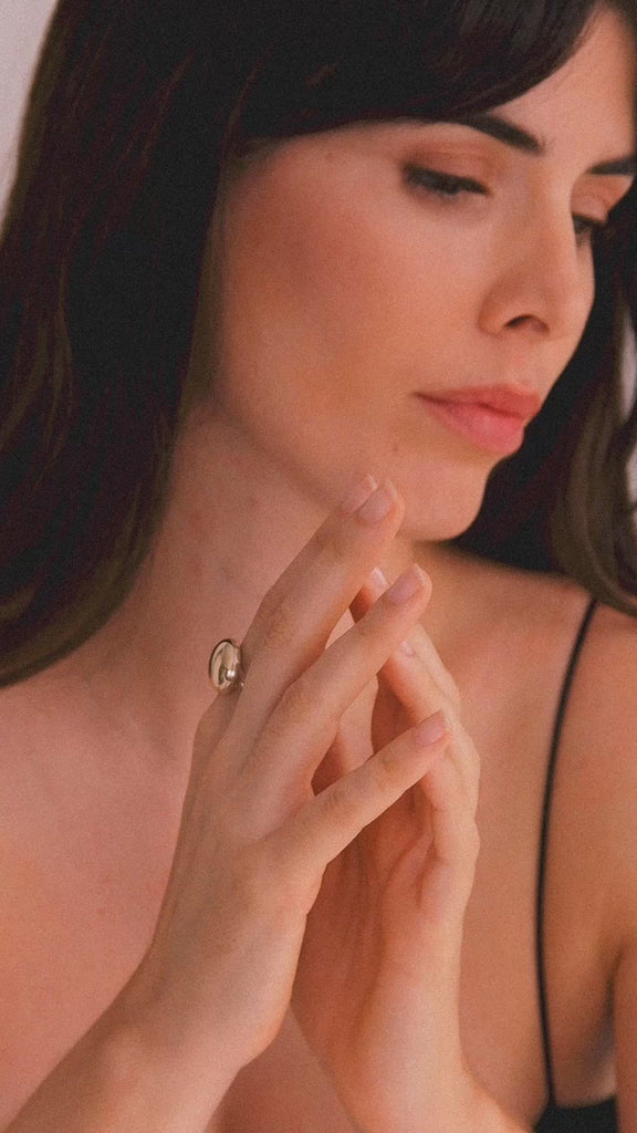 Radiance Ring in gold, silver and diamond by Carlota Guardia worn by model, highlighting the contrast of materials and luminous design