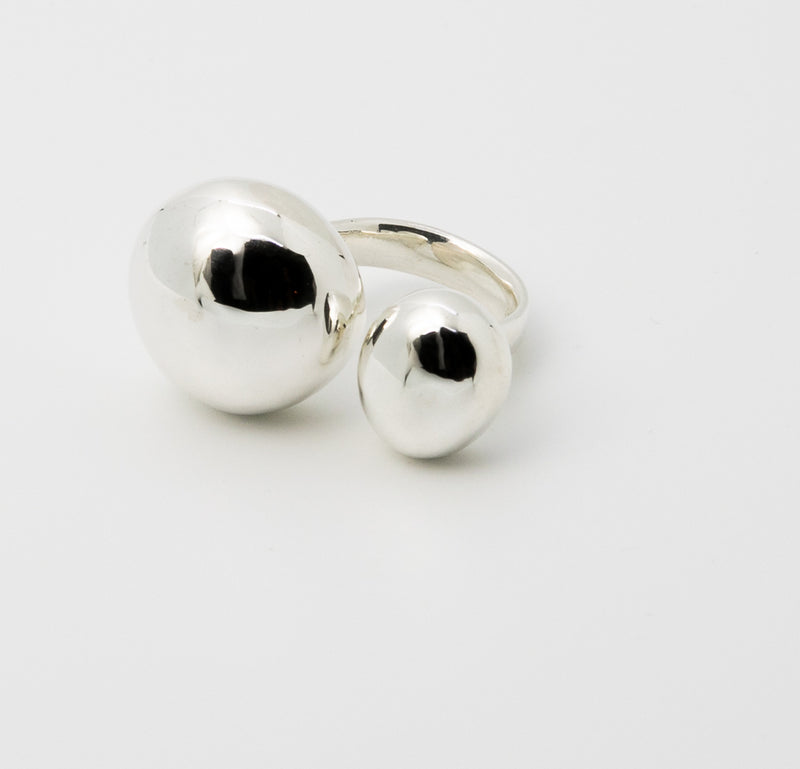 COCOON DOUBLE SPHERE Ring: sterling silver