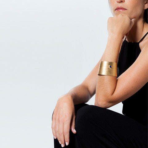 reptilia-maxima-vermeil-bracelet-on-wrist-model.png
